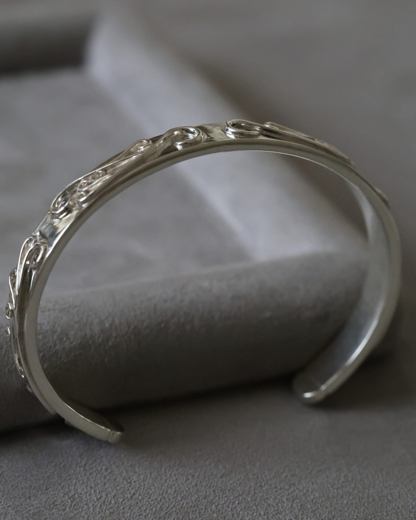 CRASHING WAVES Bangle