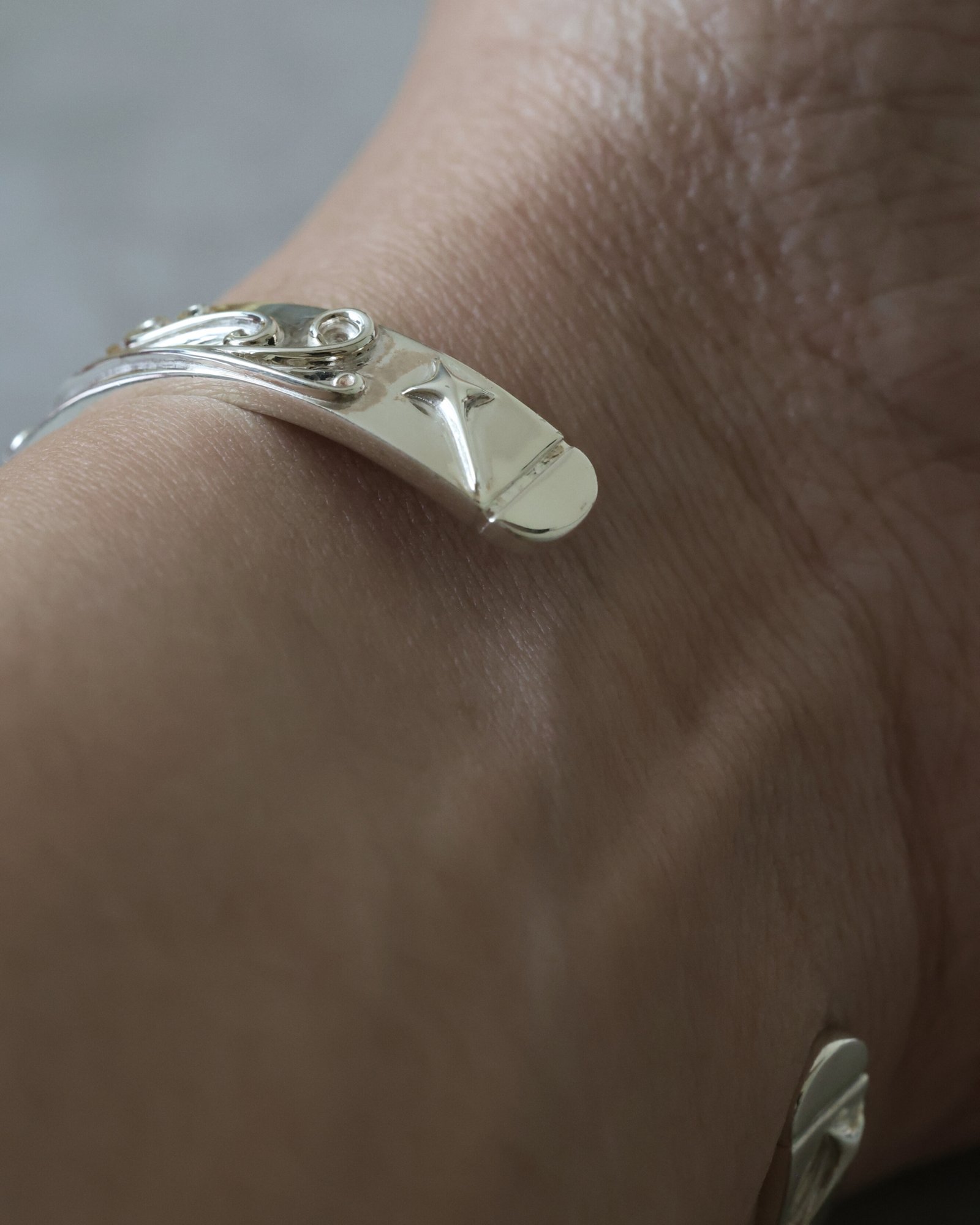 PRD-25 CRASHING WAVES Bangle