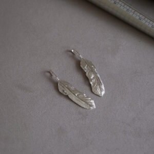Vol1-3 FEATHER Pendant (S)