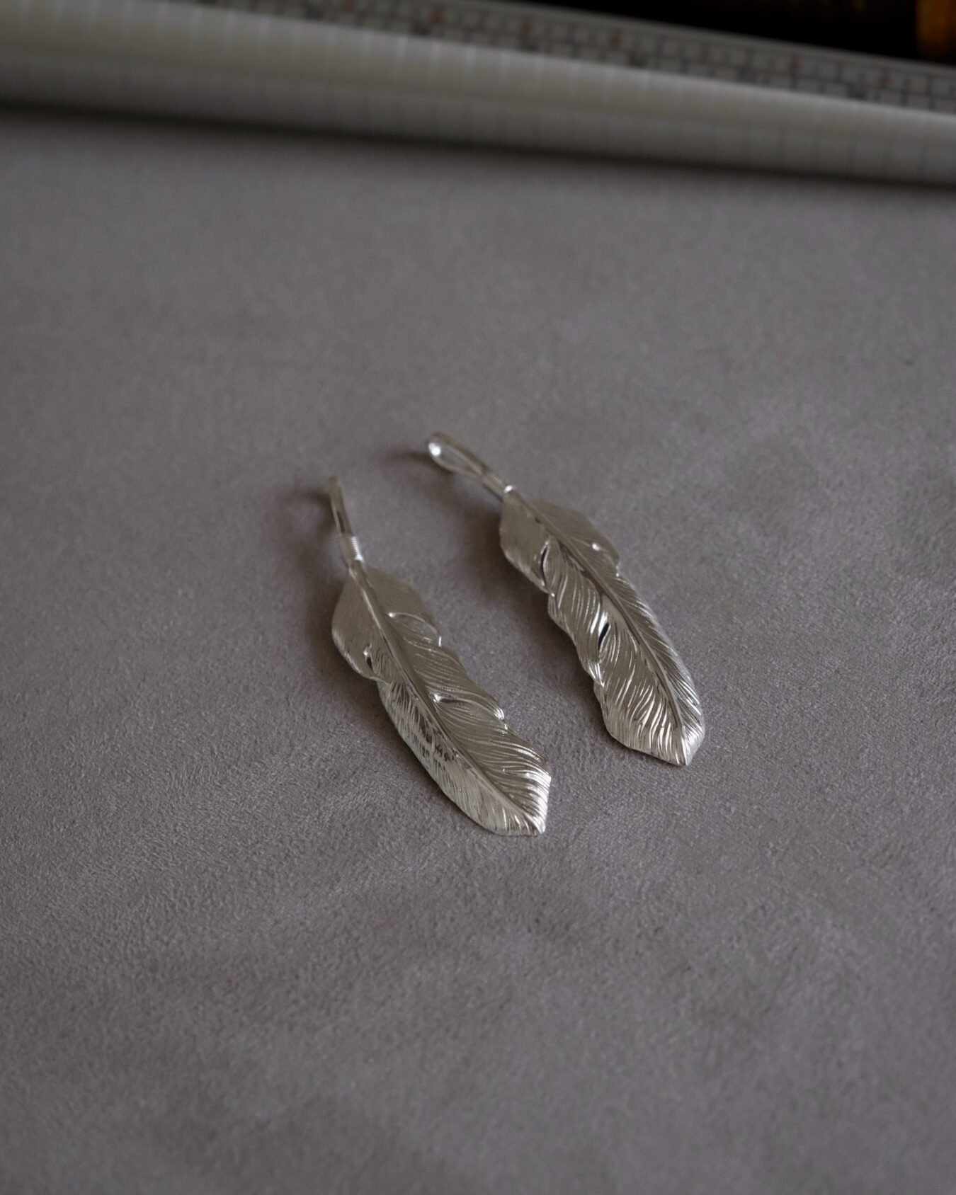 FEATHER Pendant (L)